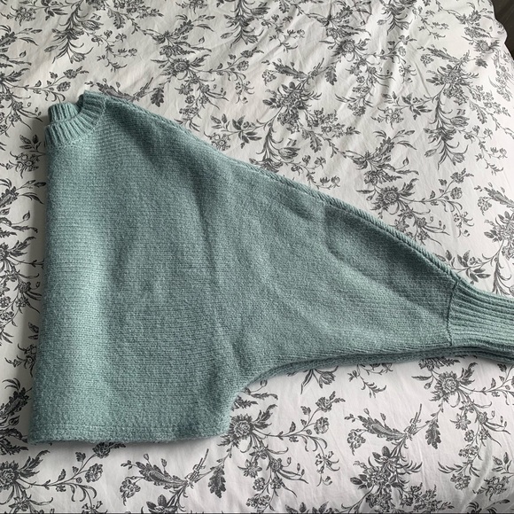 ✨3 for 15✨Ballon style sweater - Picture 3 of 6